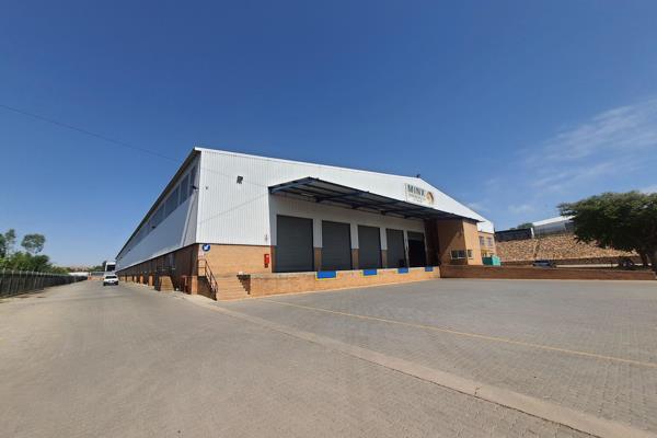 This immaculate A-grade warehouse, available to let, offers a spacious 10,000m2 under ...