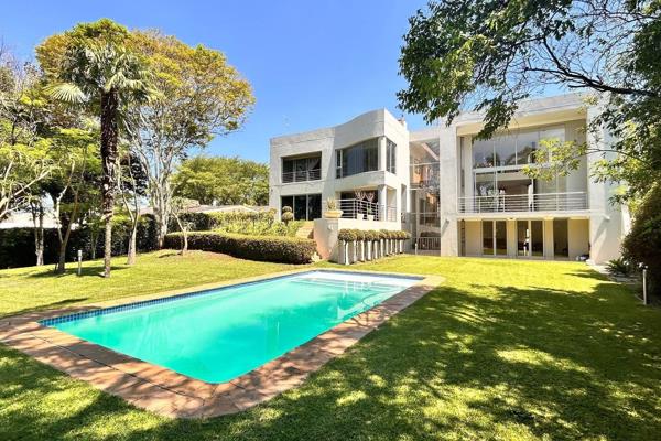 Elegant Mediterranean Villa in Waterkloof Ridge
Discover the epitome of modern Mediterranean living in this triples-torey villa ...