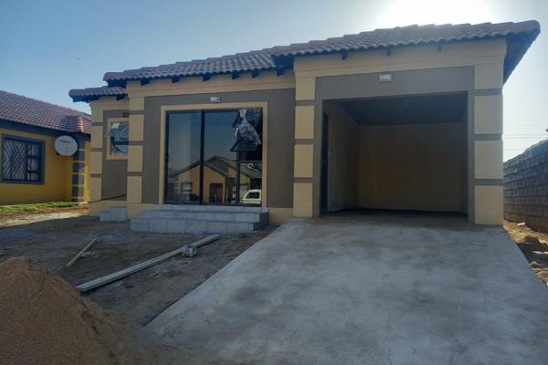 New developments for sale in reiger park, Boksburg.

Full tittle stands,

prices from r760 000 upwards,

buy straight from the ...