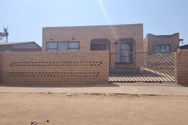 A Lovely 2 Bedroom Home For Sale At Ivory Park Ext 10 Near Umqheke High School!!!


This ...