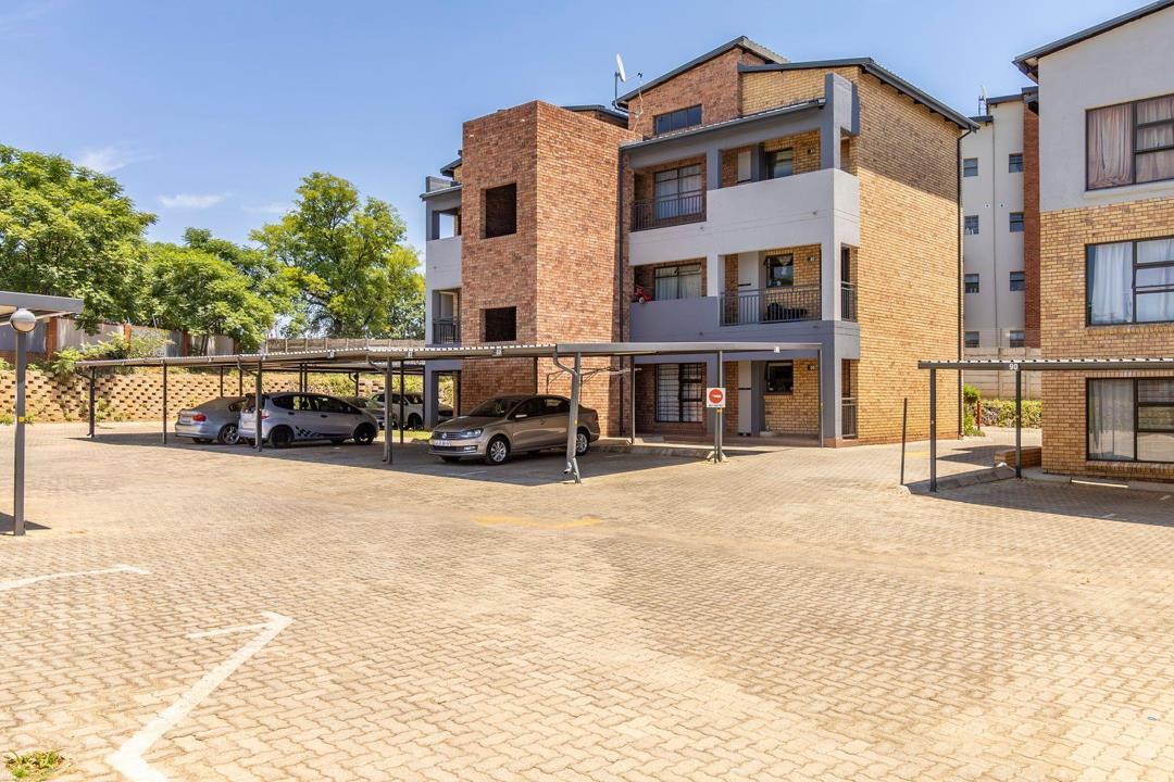 2 Bedroom Apartment / flat for sale in North Riding - P24-115336931