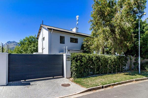 Exclusive Mandate: 
Located in a peaceful, student-friendly neighborhood, this beautifully renovated 4-bedroom property is only 1.2km ...