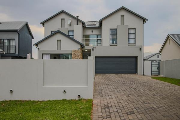 4 BEDROOM FAMILY HOME FOR SALE IN GOLDEN FIELDS ESTATE

JOINT MANDATE

This modern and ...