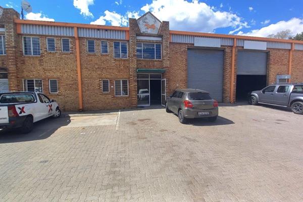 This B-Grade mini-industrial property is located near the N1 and N14 transport routes ...