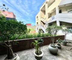 Apartment / Flat for sale in Essenwood