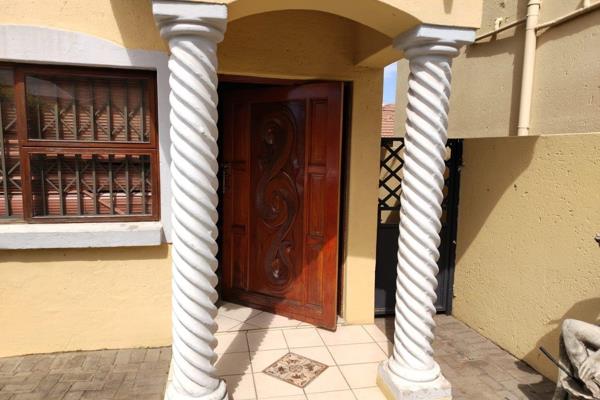 This is a very neat double storey property consisting of :
Prepaid electricity and burglar proofing
3 Bedrooms with ample built-in ...