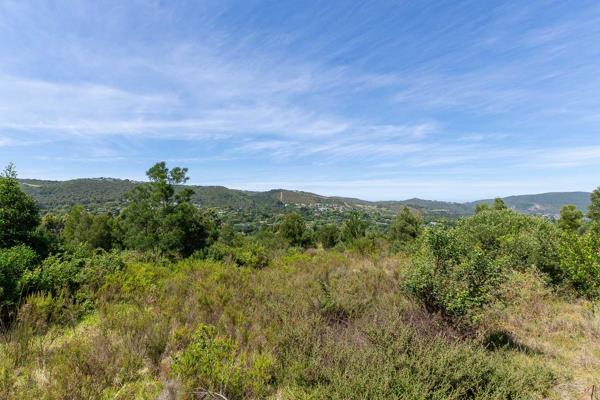 Exclusive Sole Mandate

Discover an exceptional opportunity with this fantastic development land available in the highly sought-after ...