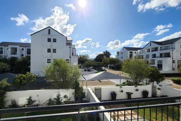 This Fabulous unit is situated on the 1st floor. The apartment offers open plan living areas with Kitchen, Dining and Lounge leading ...