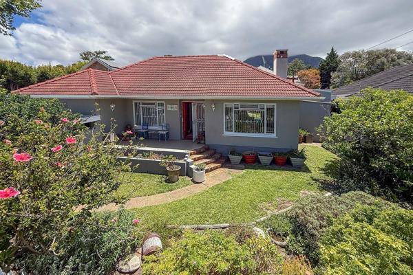 Discover this inviting 3 bedroom family home nestled in the heart of sought after Claremont Mayfair, close to top schools, and in walking distance to Keurboom park and Palmyra Junction. 

This well loved home is waiting for ...