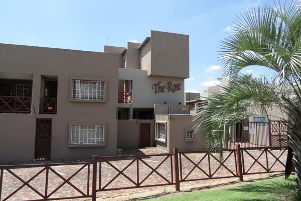 If its space you need for your family then this is for you. This Duplex townhouse situated in the heart of Corlett Gardens and close to ...