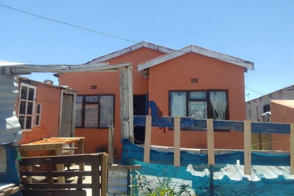 Discover this inviting 2-bedroom home located in the vibrant community of Makhaza, Khayelitsha. This property offers a comfortable ...