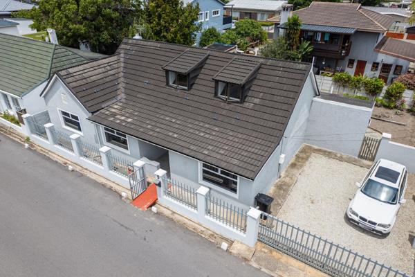 Exclusive Sole Manadate 

This spacious central Knysna Home seamlessly blends historic charm with contemporary updates, offering a ...