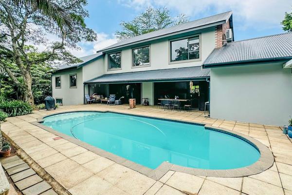 Secure this stylish home today, Smiths is proud to present this 2 Acre property in Prime Everton, situated at the end of a blue zoned ...