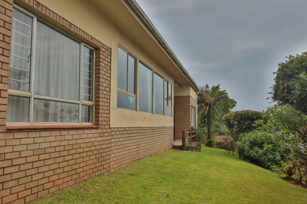 Good starter or retirement/holiday home situated on a semi-level stand with pet friendly garden &amp; sea views in safe &amp; secure Panorama Park in Illovo Beach.

Featuring an extra-large open plan living area with a covered patio, 3 bedrooms plus a study/4th bedroom, 2 ...