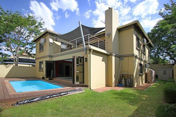 *Luxury Cluster for Rent in Bryanston*
Stunning 3 bedroom, 3 en-suite cluster with guest toilet downstairs. Specious living area ...