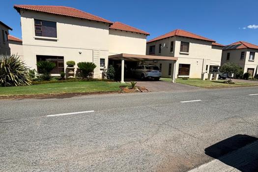 4 Bedroom Townhouse for sale in Emfuleni Golf Estate