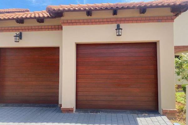 Stunning townhouse situated in a very secure estate in Pretoria East

Upstairs:
Three bedrooms, all with ampule cupboard space
Main ...