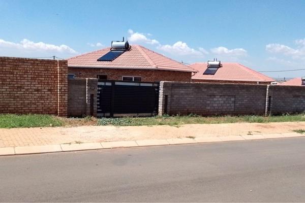 Welcome to this beautifully relatively new house one owner for sale in Lufhereng Soweto. Conveniently located near amenities such as ...