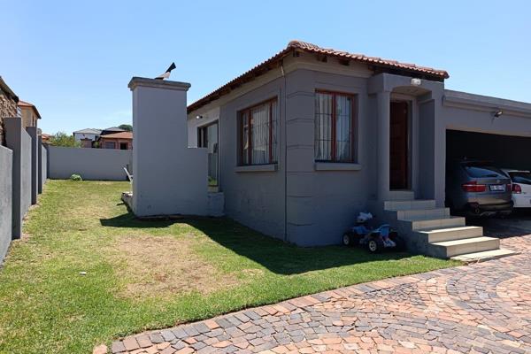 This Home is situated in well-known estate in Krugersdorp.  Close to the most popular ...