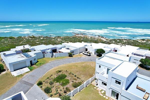 Exclusive Mandate - Seize this rare opportunity to own a breathtaking seaside plot in ...