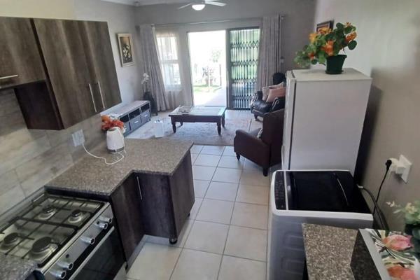 This property is a sectional title unit with 2 bedrooms, a bathroom, open plan lounge, kitchen &amp; covered patio. 
The kitchen is ...