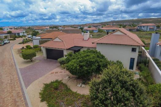 3 Bedroom House for sale in Langebaan Country Estate