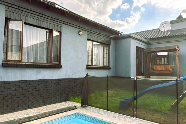 Entertainers Dream 

Looking for Space then look no Further 
This Unique and Gorgeous Family home offers all the Boxes 

4 Spacious Bedrooms 
2 Full Bathrooms 
Outside Toilet 
Open Plan Lounge, dining 
Spacious and Open Kitchen 
Enclosed Entertaiment area 
Boma ...