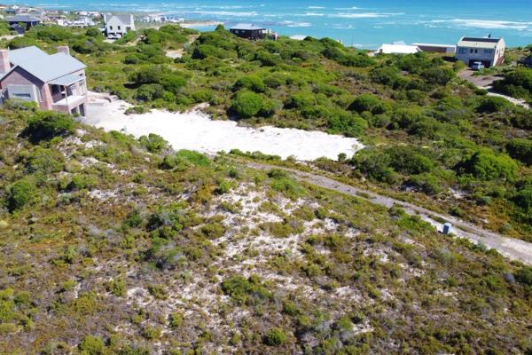 This plot is walking distance from the beach and waiting for the new owner to build their dream holiday home.  It is located in the ...