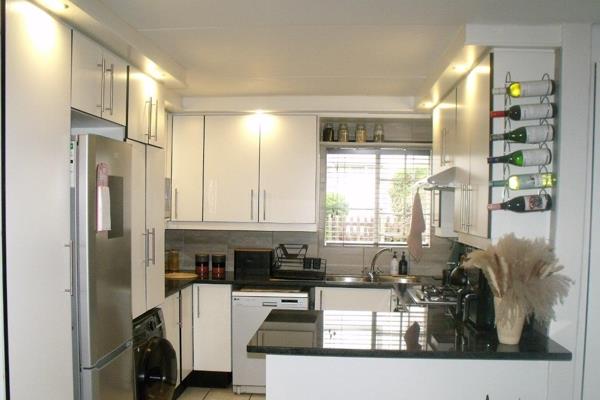 Secure 2 Bedroom, 1 Bathroom ground floor garden unit. Modern kitchen with ample ...