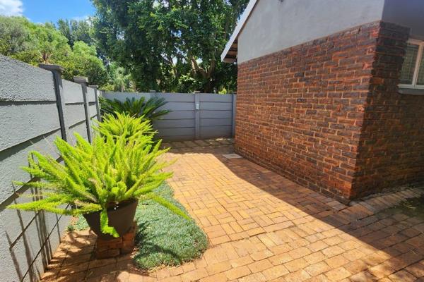 Owner prefers single occupant with no pets.

This delightful ground-floor garden flat is ...