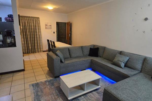 Cosy 2-bedroom, 2-bathroom apartment offers a perfect blend of comfort and convenience. Featuring a modern kitchen and an open-plan ...