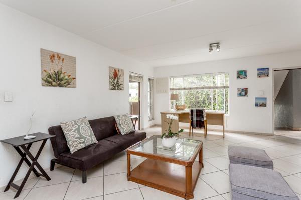 2 BED 2 BATH  1 CARPORT
This well positioned apartment situated close to the complex pool is a must see. The lounge area is ...