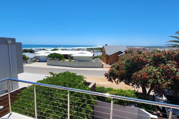 Located on the West coast this brand new renovated town house in Yzerfontein offers the ...