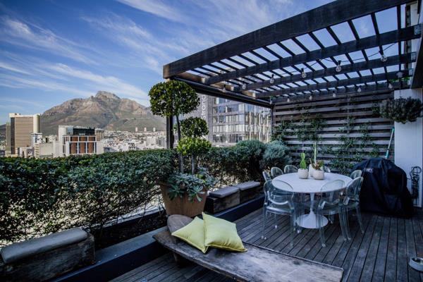 A stylish and sophisticated living experience in the heart of De Waterkant does not get better than this! Stunning duplex apartment ...