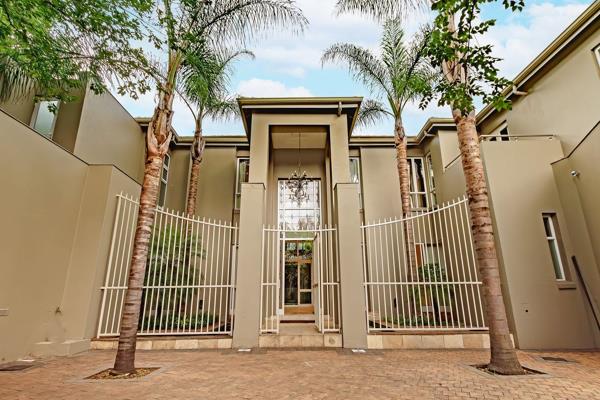 Load shedding friendly home! 

This amazing home offers the following;

• Four bedrooms on the upper level of the home which are all ...