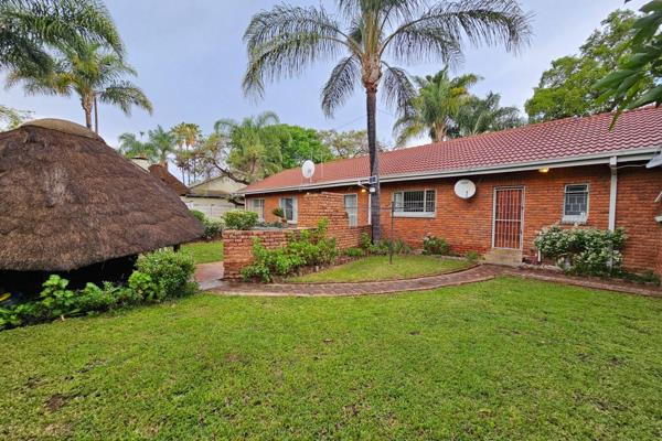 Exclusive Mandate

Welcome to this charming home that offers comfort and practicality in every corner. The inviting living room sets ...