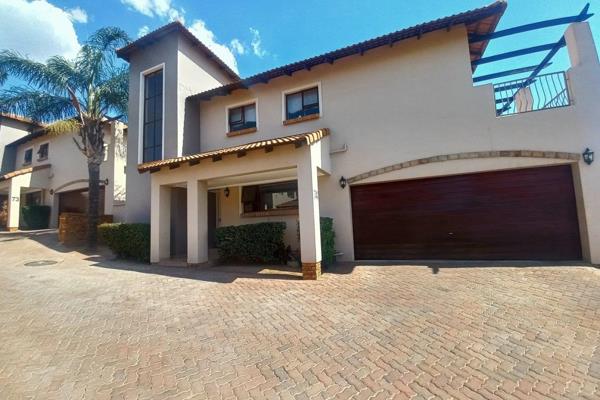 Features:

- 3 spacious bedrooms
- 2 modern bathrooms + guest toilet
- Lounge and dining room
- Modern kitchen
- Beautiful garden and ...