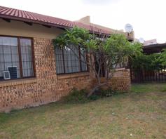 Townhouse for sale in Del Judor Ext 10