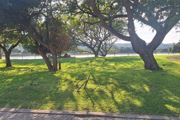 An exceptional opportunity awaits with this beautiful parcel of vacant land on the banks of the Kowie River, ideal for constructing ...