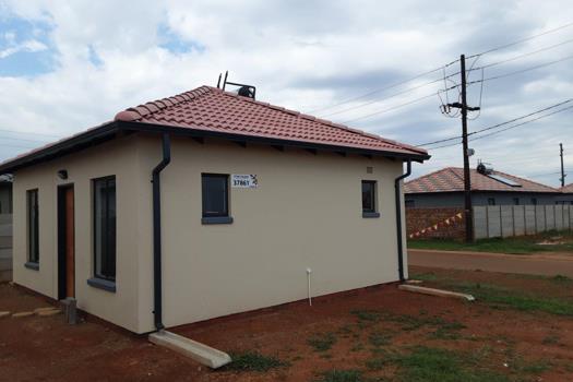 2 Bedroom House for sale in Protea Glen