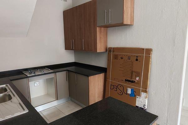 Spacious 1 bedroom garden flat with modern finishes for rent in Silverfields, open plan ...