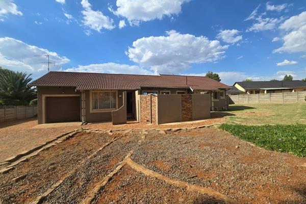 Introducing a delightful residence in Crystal Park, Benoni, offering a perfect blend of comfort, convenience and space.

This property ...