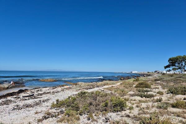 SANDY POINT BEACH ESTATE  - ST HELENA BAY

This Beach Front vacant land presents an incredible opportunity for those seeking to build ...