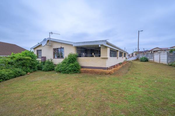 Deceased Estate  in Pmb

Make an offer

This 3 bedroom house situated  on level land with plenty of space to extend Comprises of 3 beds ...