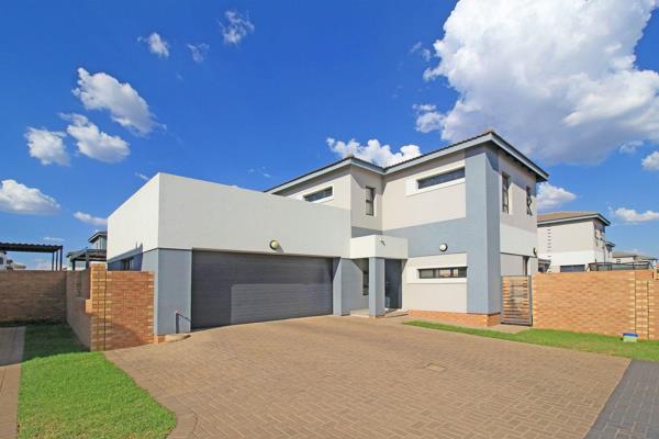 Please contact me ASAP to negotiate a good deal on this 3 beds, 2 bathrooms, guest toilet, open plan lounge, kitchen and double garage. ...