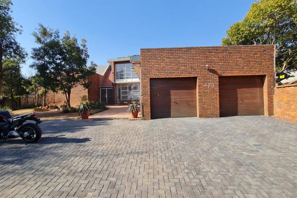 Waterkloof Ridge

This exquisite and modern newly built home offers a luxurious yet relaxed atmosphere in a secure location. Enjoy ...