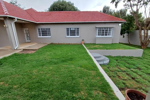 This 4 bedroom upgraded north facing secure family home has a  large lounge/ dining room, modern spacious Kitchen, 4 Bedrooms 2 ...