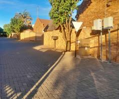 Townhouse for sale in Langenhovenpark