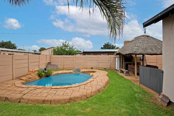 Charming Home for Sale in the Heart of Randgate, Randfontein

Welcome to your dream ...