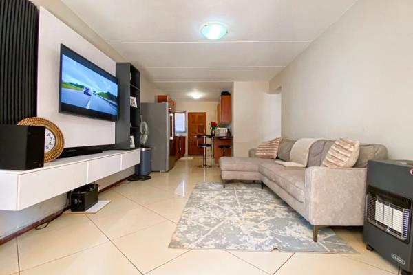 Owner asking R 779 000
Considering offers above R 699 000


As you step inside ...